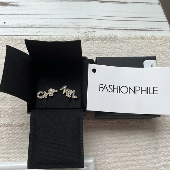 Chanel Signature Earrings - Picture 4 of 10